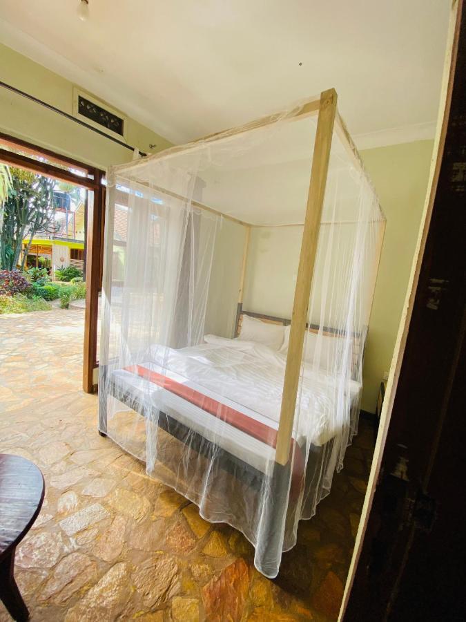 Afro Smile Hotel And Guest House-Jinja Extérieur photo