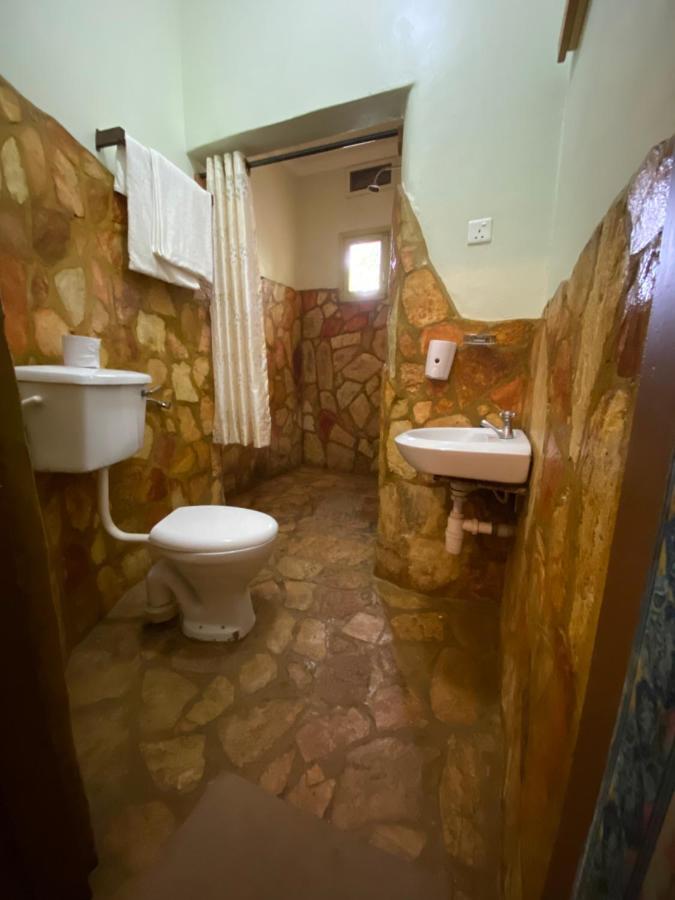 Afro Smile Hotel And Guest House-Jinja Extérieur photo