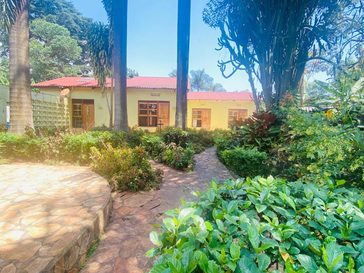 Afro Smile Hotel And Guest House-Jinja Extérieur photo